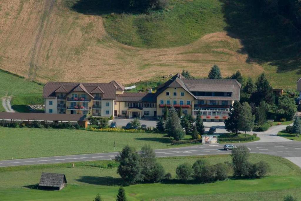 סנט מיכאל אים לונגאו Landhotel Stofflerwirt מראה חיצוני תמונה
